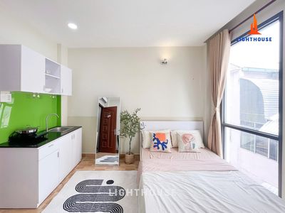 The balcony room 20 m2 – Full interior, near hutech, District 1