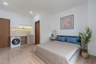 Clear the studio full of balcony interiors now Hà Thị Khiêm.