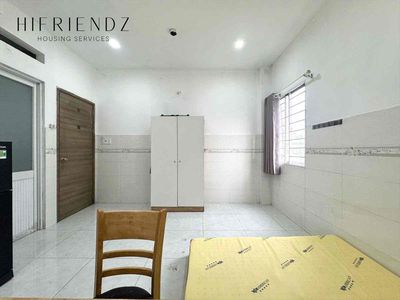 The rental apartment near the university is five minutes away.