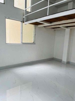 The owner himself rented a room across from the University of Industrials for 3.2 million.