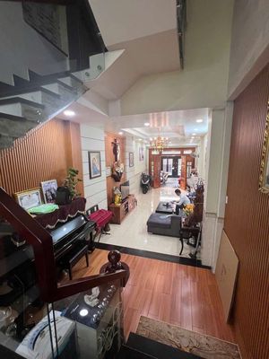 Rents 1/ Trường Chinh .1 .4th floor, area 44026 with 6 bedrooms, 6 toilets. Alley 8 M
