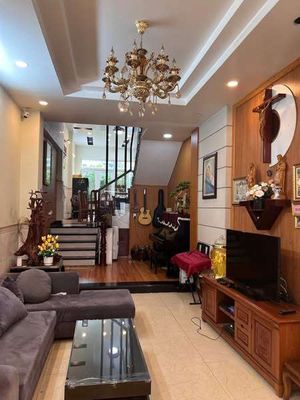 Rents 1/ Trường Chinh .1 .4th floor, area 44026 with 6 bedrooms, 6 toilets. Alley 8 M
