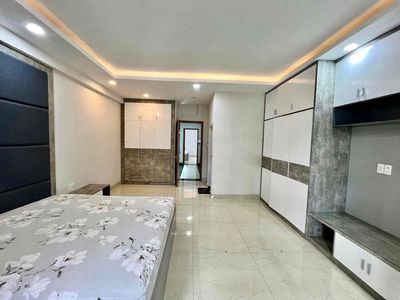 Rent four bedrooms, full interior right next to the highway.