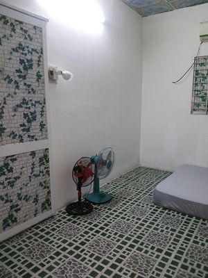 Rent a room full of furniture 2 million7