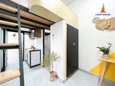 Free half a month's rent house - college German pink medicine mart