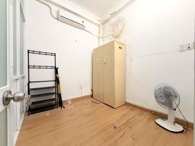 Rent two bedrooms. A bathroom. Tenth District. Full interior.