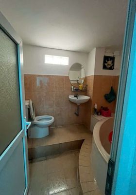 Let's rent Đào Duy Anh F9, Phú Nhuận at the local airport