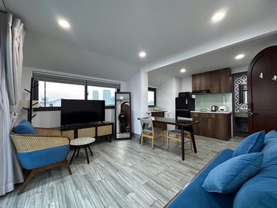 The high-end service apartment right next to the diamond island - the cost of parking.
