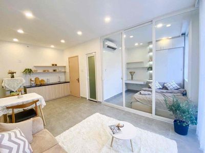 The high-end service apartment system is right next to Lake View for pet pet pet pet pet
