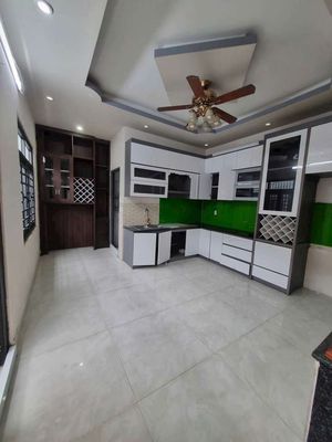 Rents 1/ Bình Trị Đông: 5 meters 20 meters. One ground. Two floors, four bedrooms, five toilets.