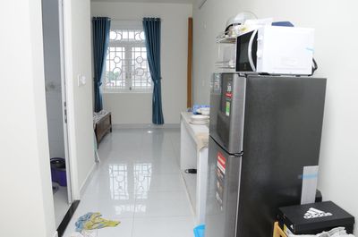 The microp (three-man transplant) is 800 m fpt 3 kilometers from the University of Finance.
