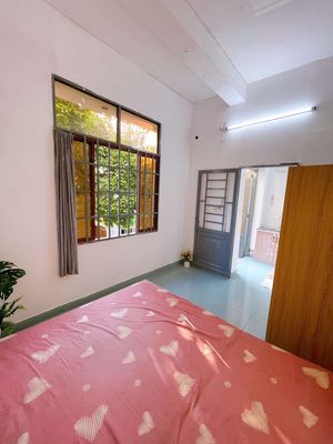 Clear one room, an oil mound bedroom - balcony - kitchen + open window
