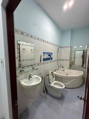 Rent a three-story bedroom. Three toilets for 14 million.