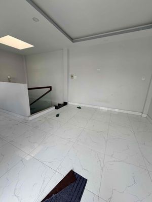 Rent a three-story bedroom. Three toilets for 14 million.